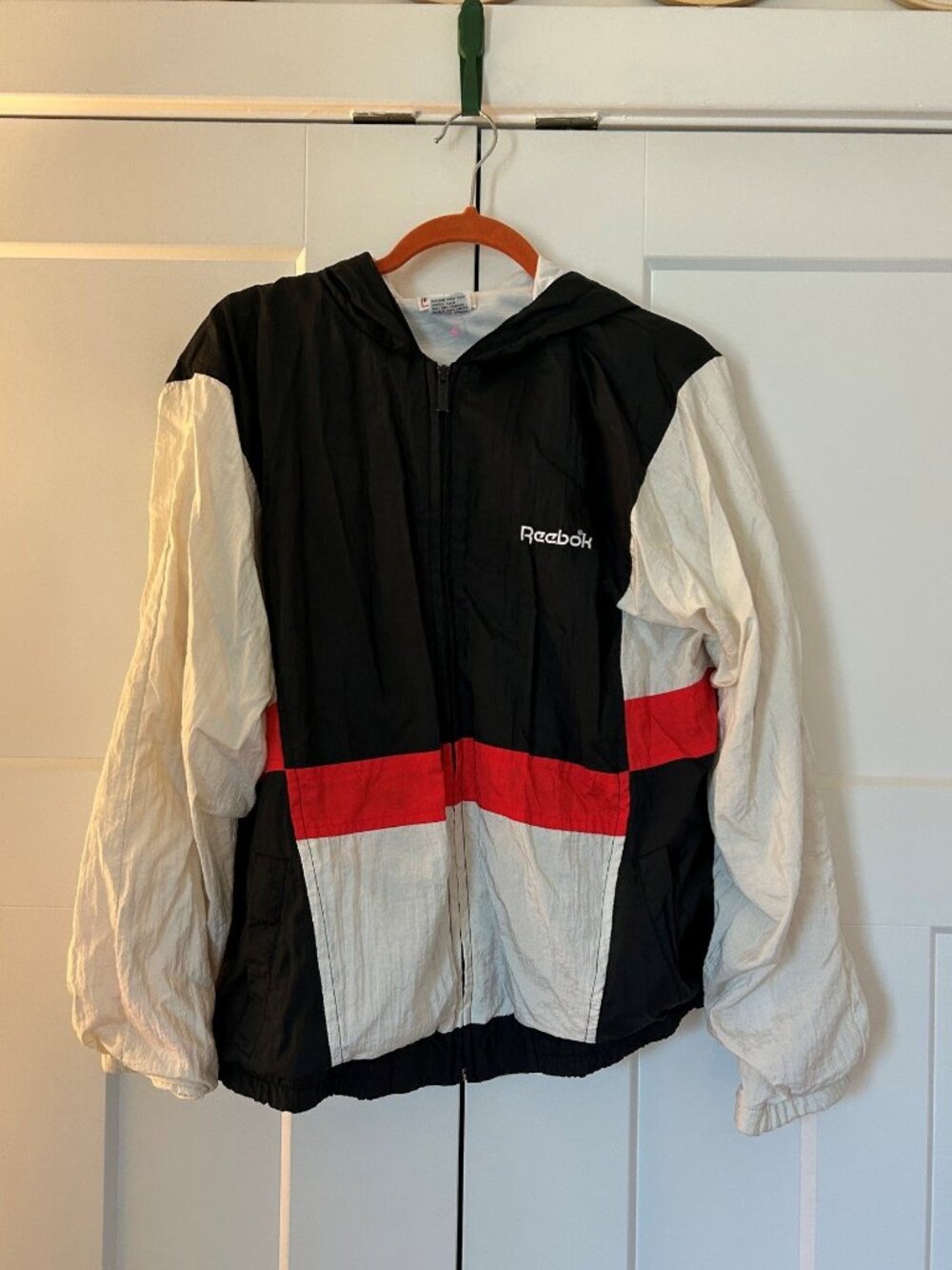 REEBOK VINTAGE ZIP FRONT WIND BREAKER